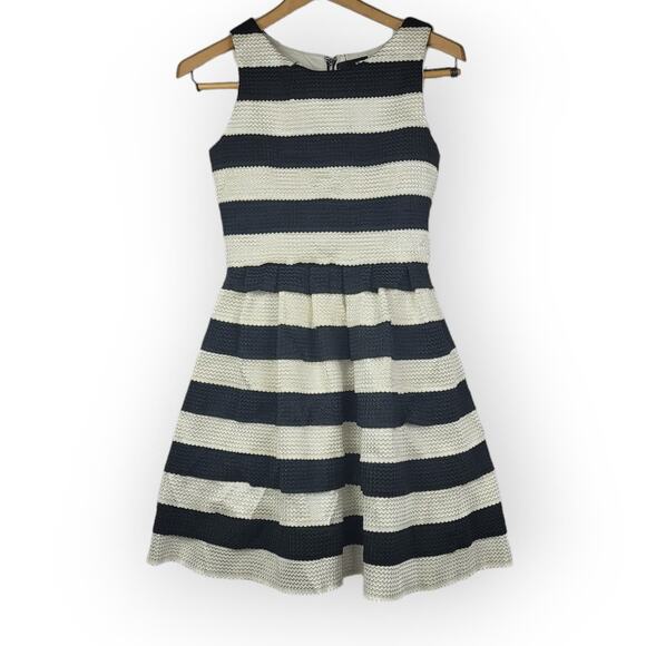 Aqua Fit & Flare Striped Sleeveless Dress Sz XS Urban Chic Feminine Classic Mod - Picture 1 of 9